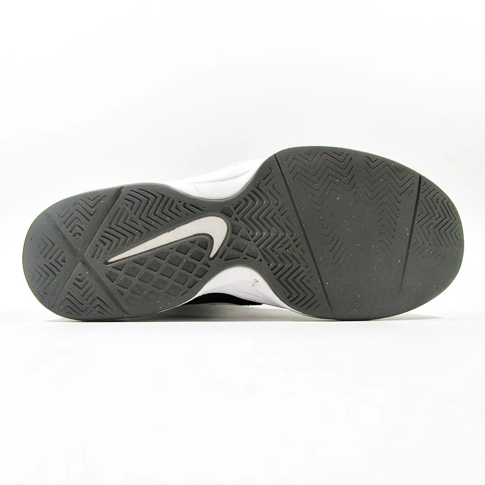 NIKE Zoom Born Ready
