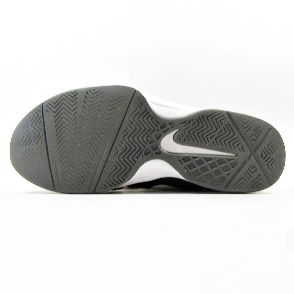 NIKE Zoom Born Ready
