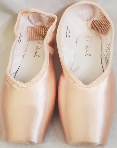 Posie -- F.R. Duval Pointe Shoe -- Pink Satin